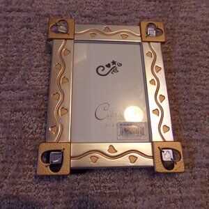 NWT Metal Heart Valentine Picture Photo Frame 3.5 x 5 Carr Silver Gold Tone